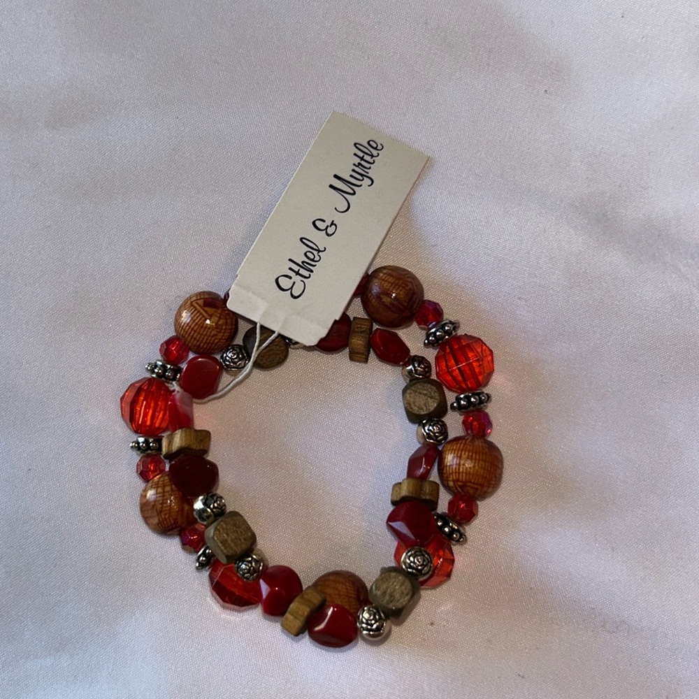 Ethel & Myrtle Stretch Red Bead /Glass/Silver beads Bracelet OSFA - Picture 6 of 7